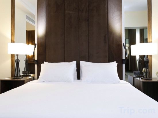 Фото Louis Tavern Hotel