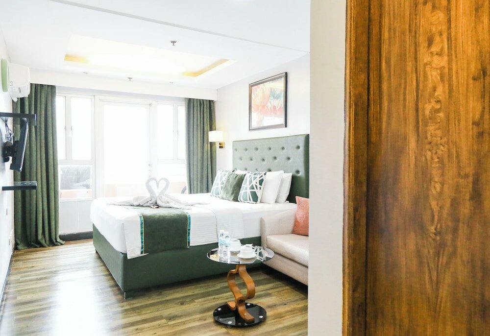 Фото Pacific Bay Grand Suites