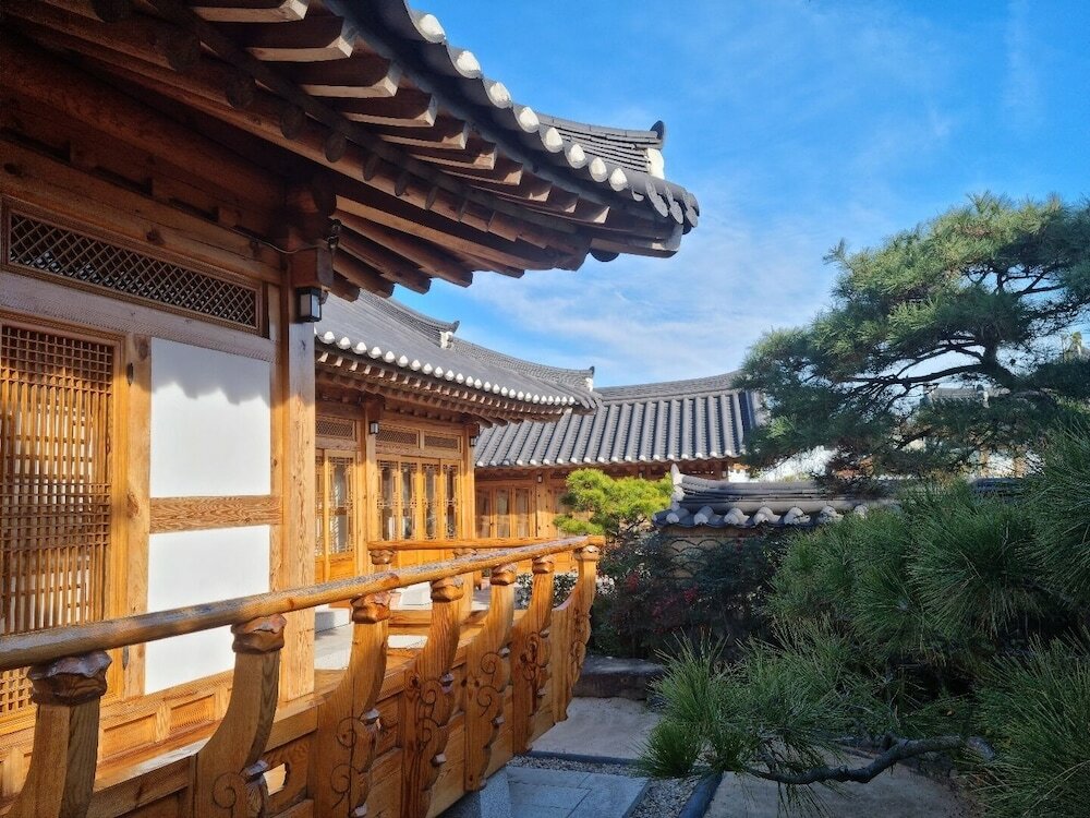 Фото Wiyeonjae Hanok Stay