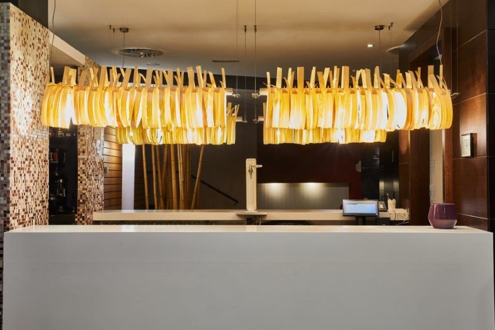 Фото Hotel Silken Gran Teatro Burgos