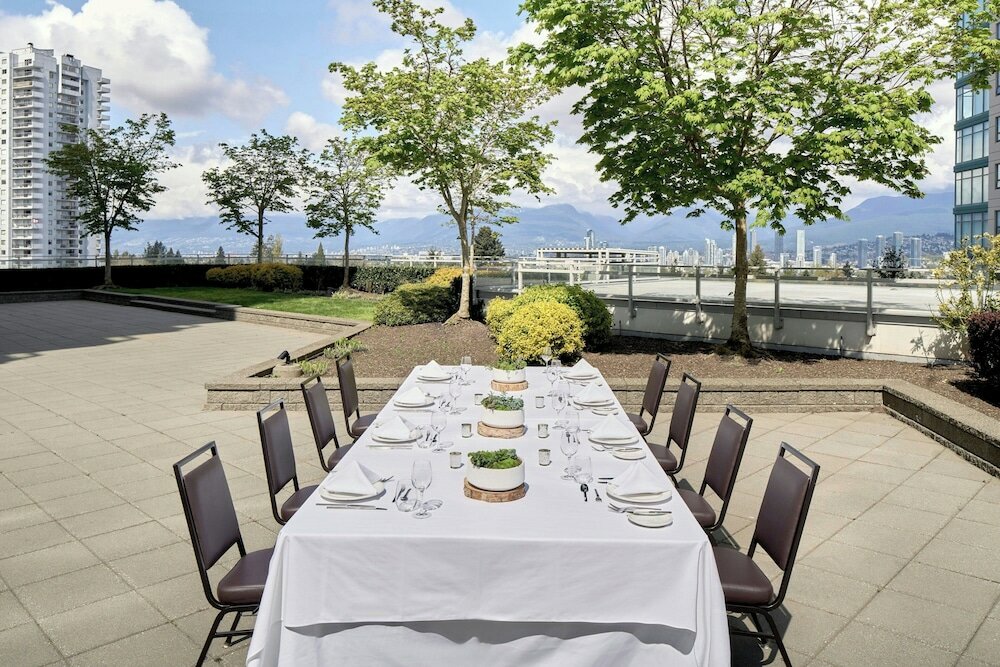 Фото Element Vancouver Metrotown