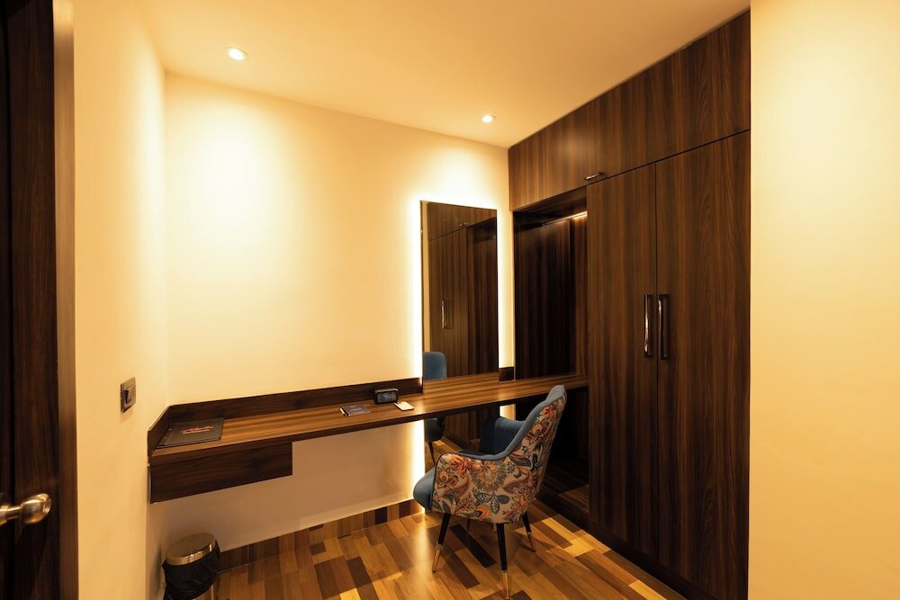 Фото Hyphen Business Hotel