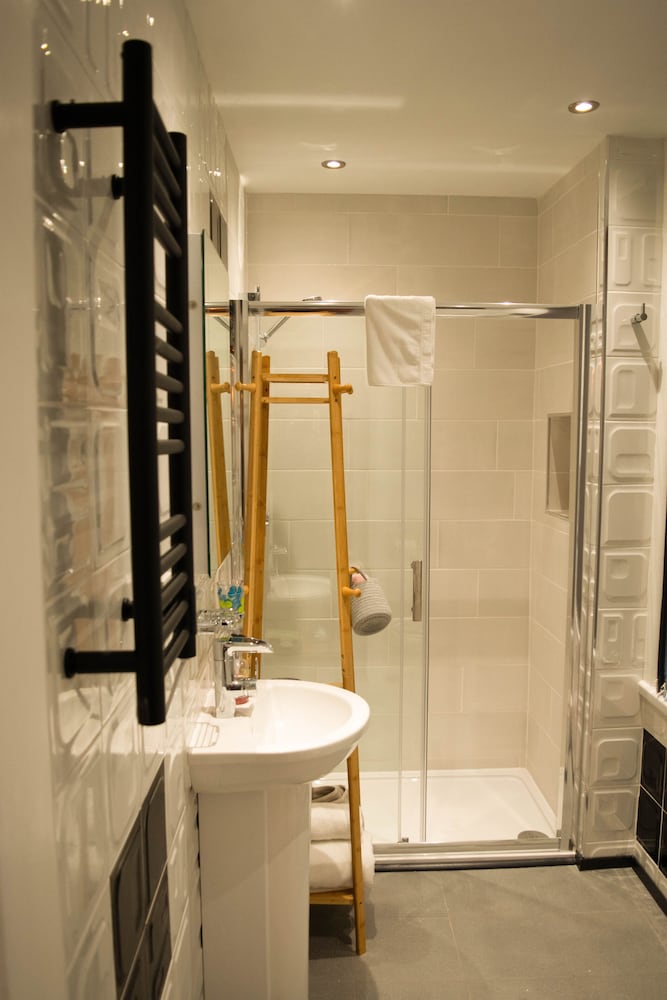 Фото The Arthington Guest House