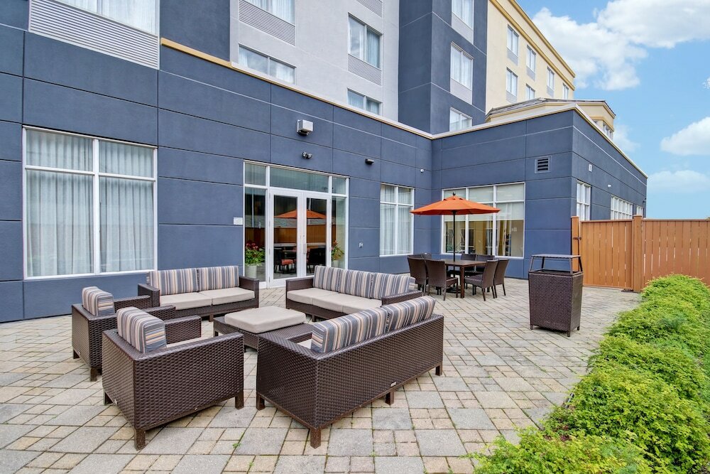Фото Fairfield Inn & Suites by Marriott Guelph