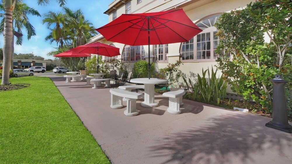 Фото Crystal Bay Hotel