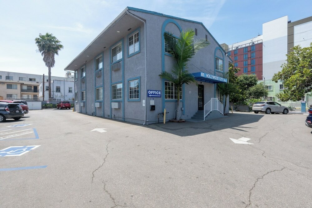 Фото Hollywood City Inn