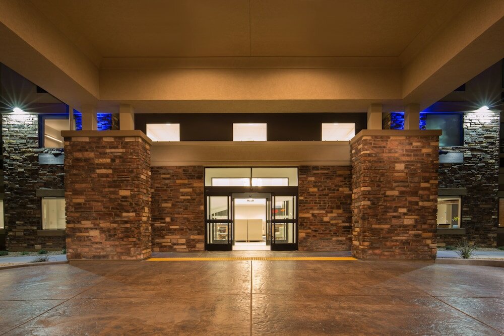 Фото Holiday Inn Express & Suites Pahrump, an Ihg Hotel