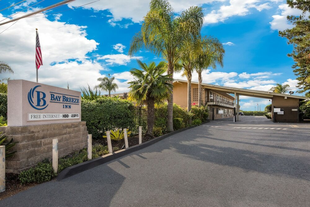 Фото Bay Breeze Inn