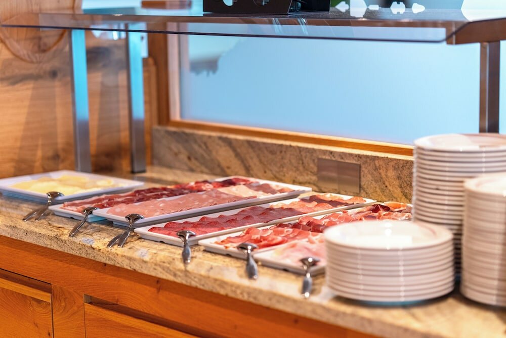 Фото Hotel Cesa Tyrol