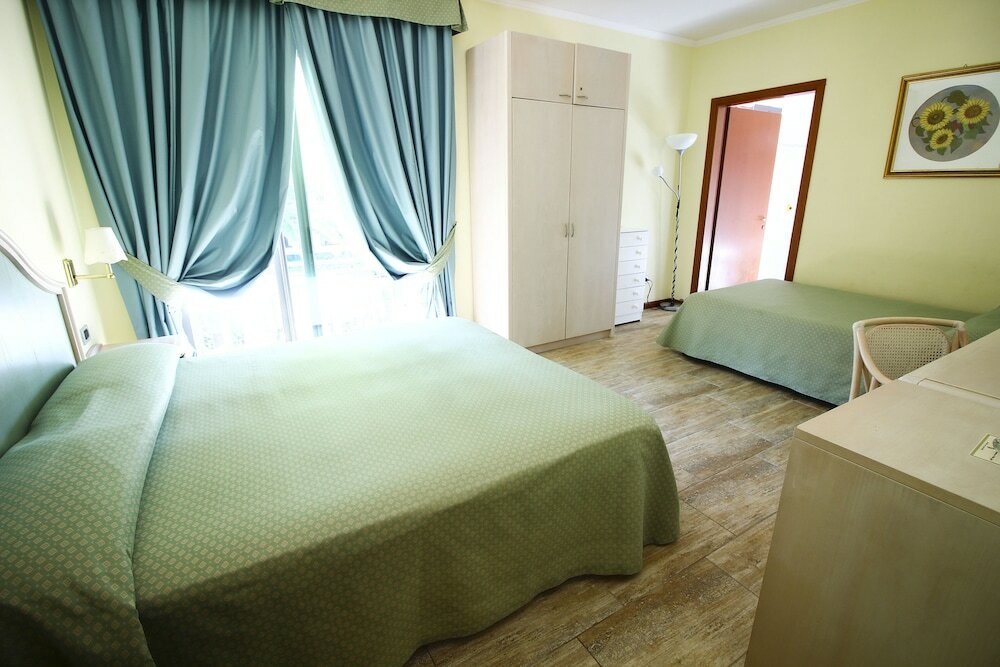 Фото Hotel Siesta