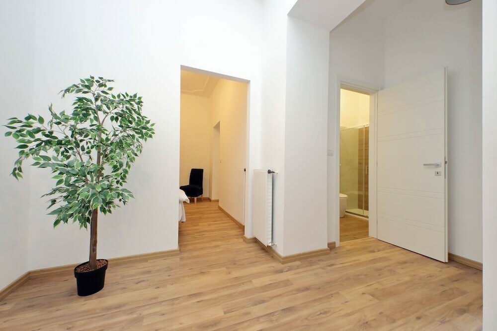 Фото  Pinidiroma Rooms and Suites