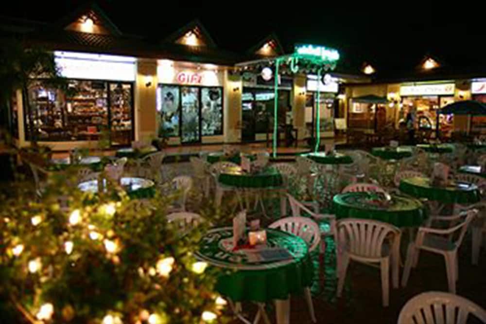 Фото Windmill Resort Hotel