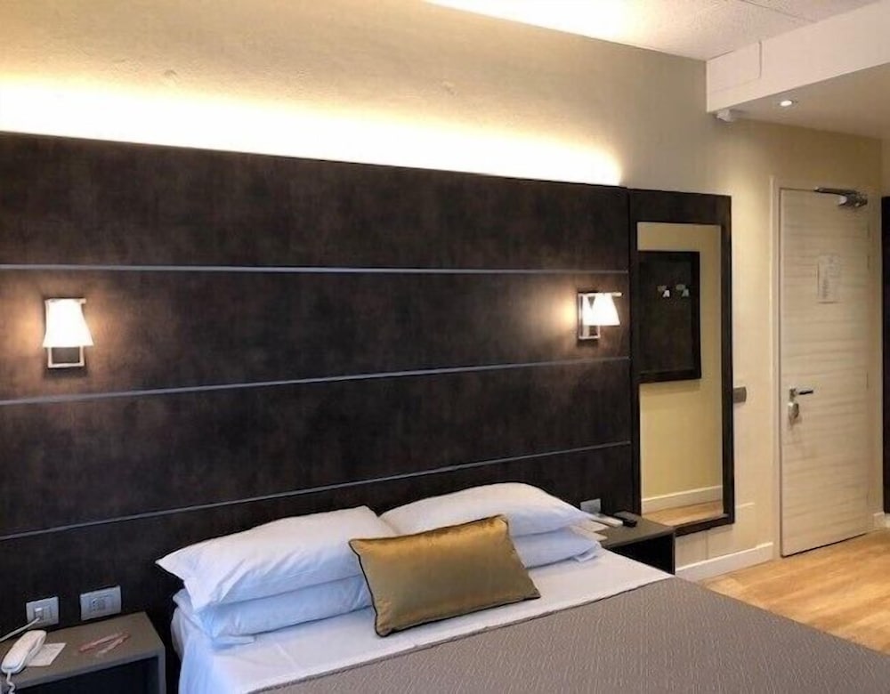 Фото Hotel La Nuova Rotaia