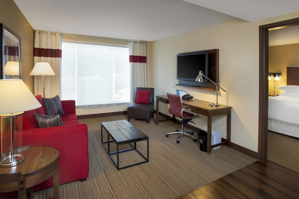 Фото Four Points by Sheraton Charleston