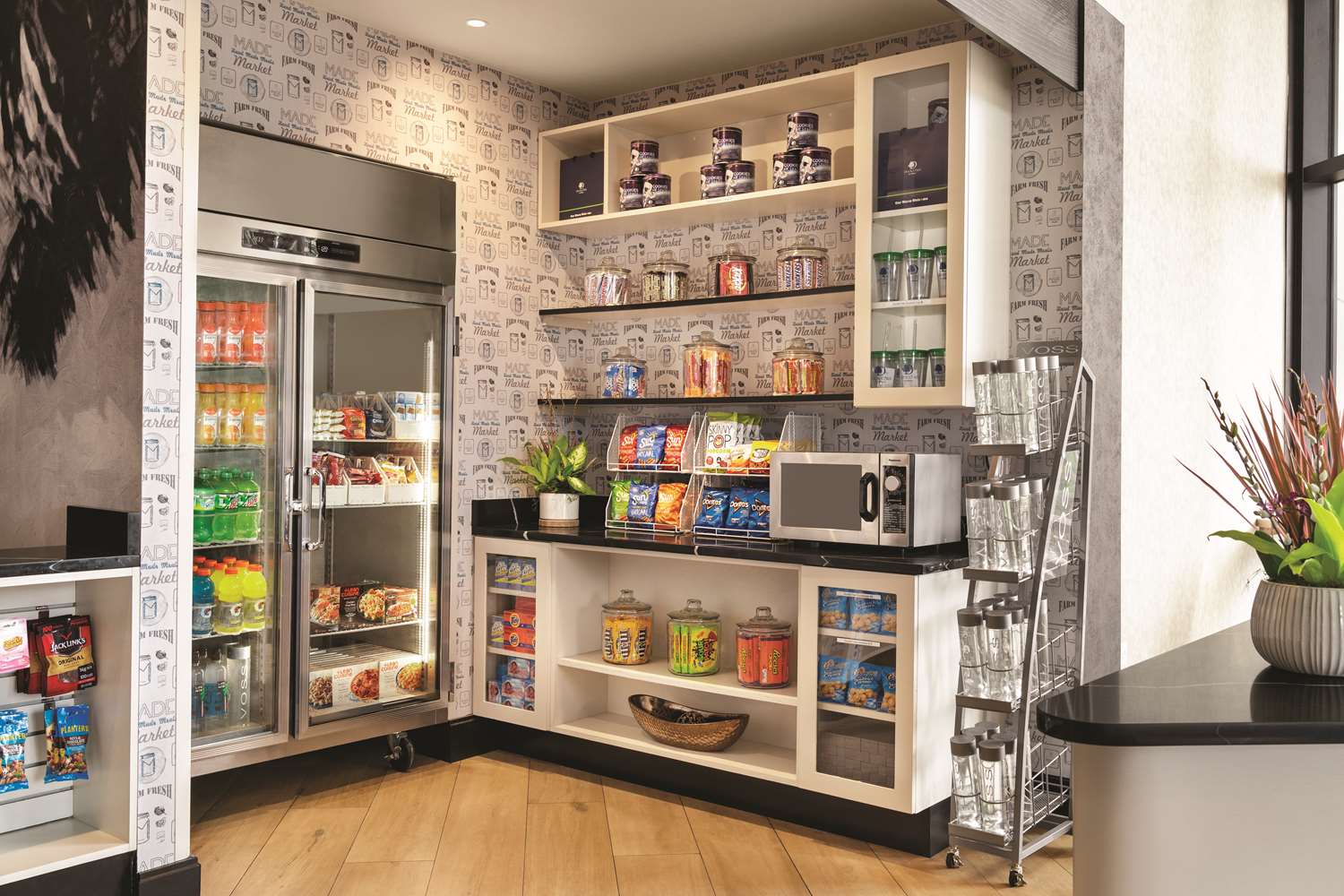 Фото DoubleTree by Hilton Tampa Rocky Point Waterfront