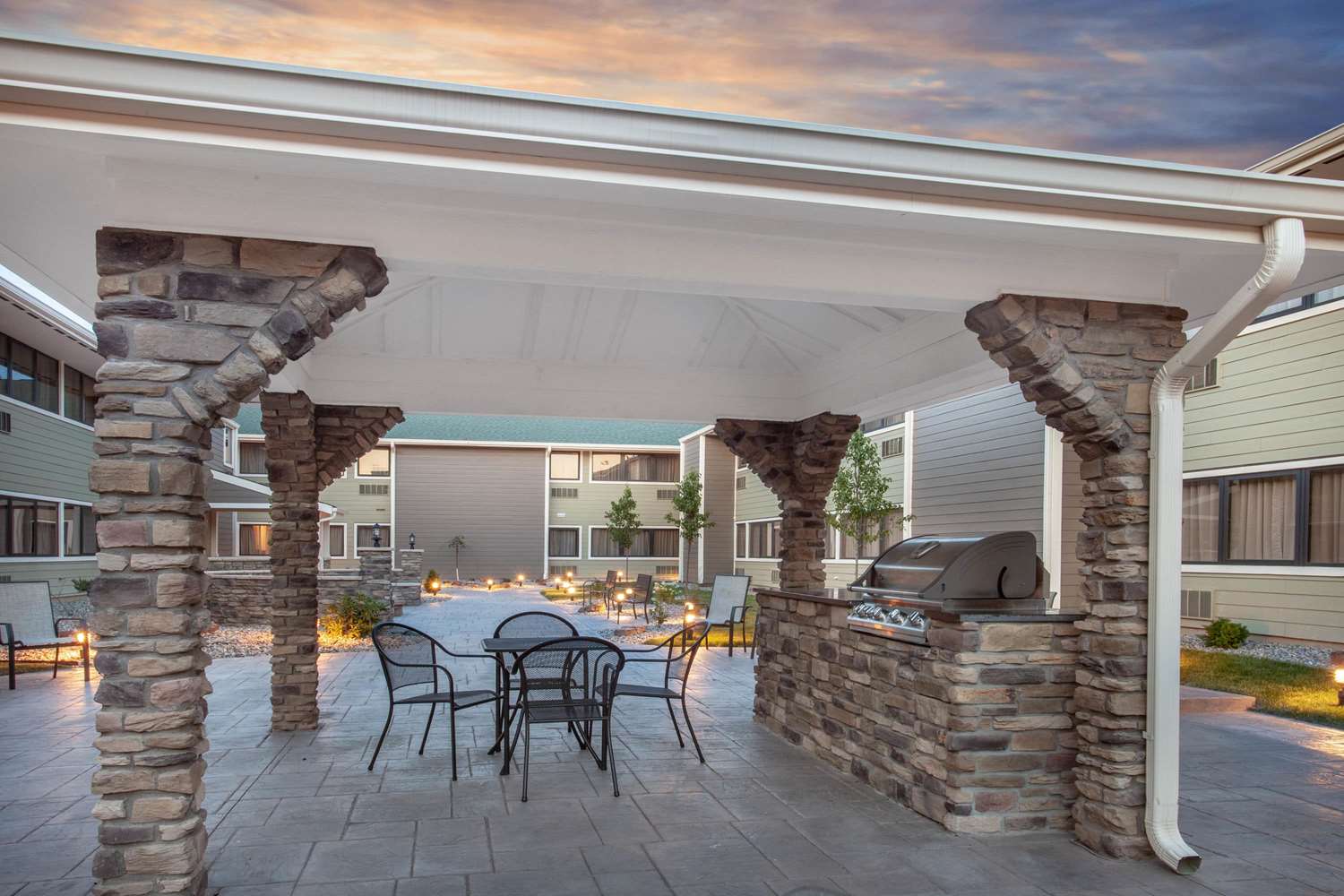 Фото Wyndham Garden Fort Wayne