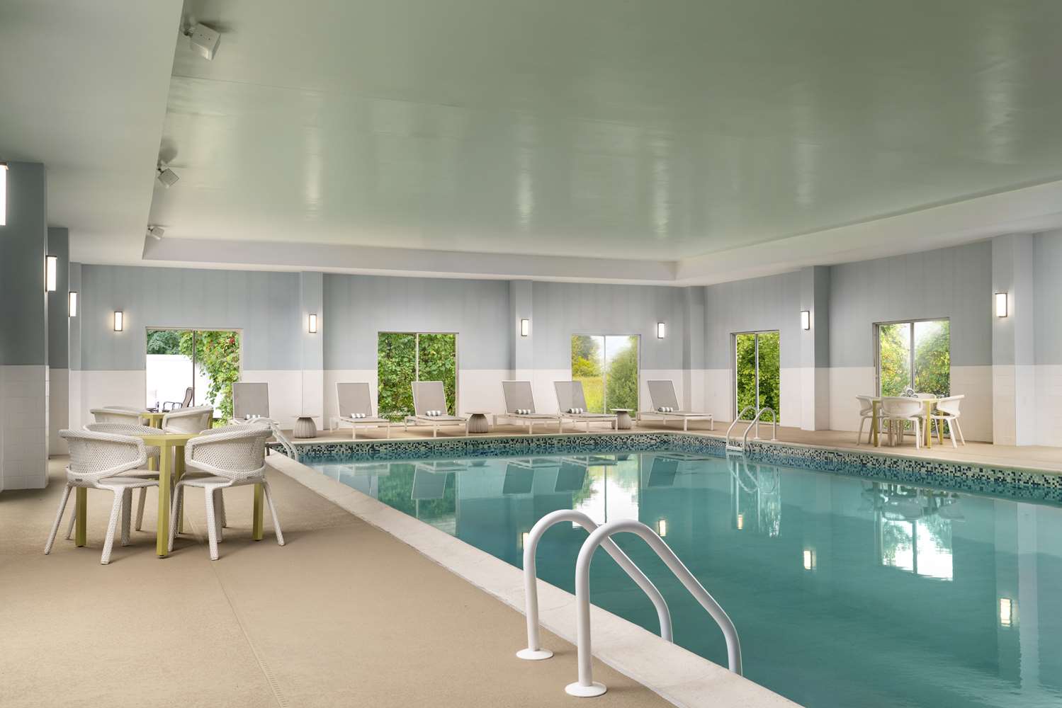 Фото Hilton Garden Inn Boston-Burlington