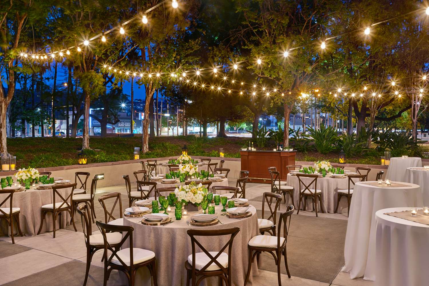 Фото Hilton Los Angeles North/Glendale & Executive Meeting Ctr