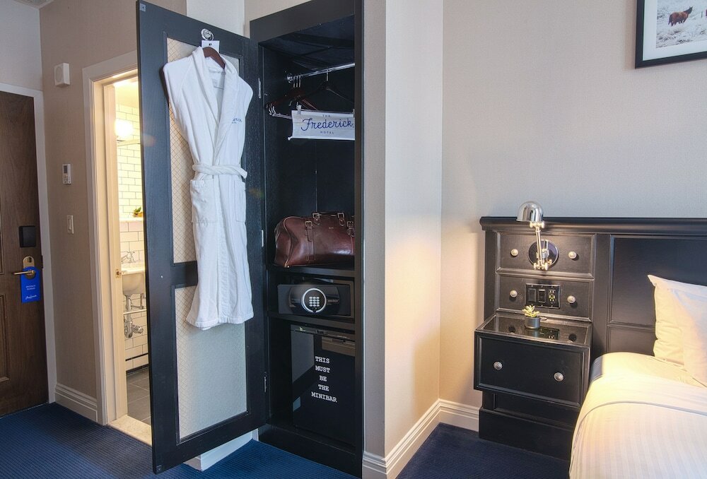 Фото The Frederick Hotel