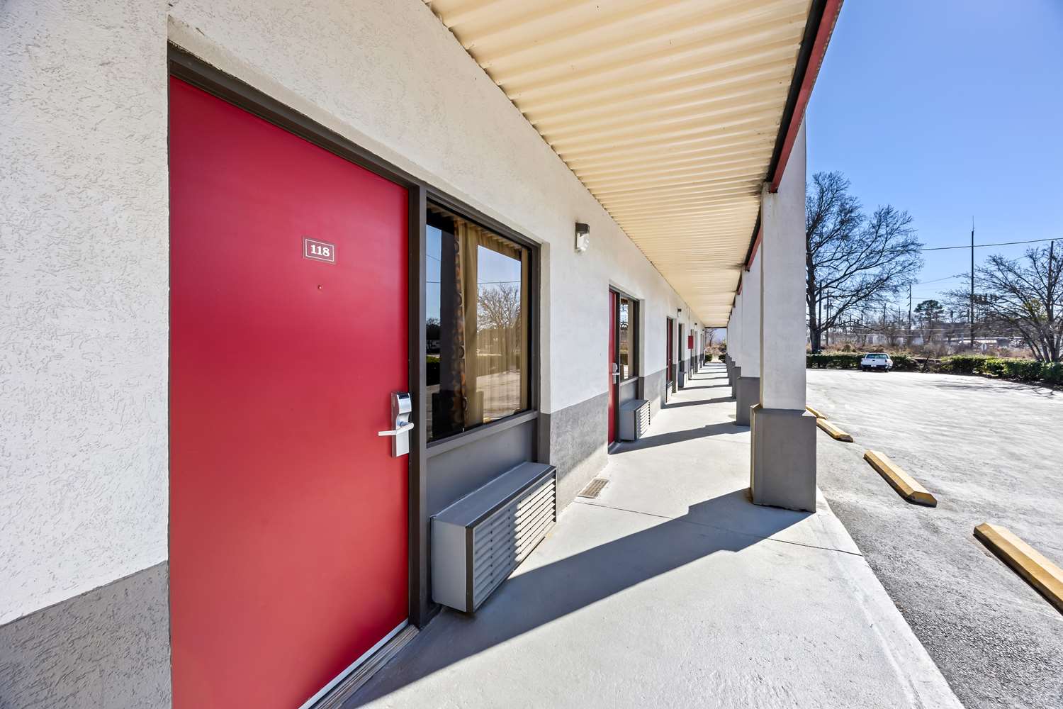 Фото Americas Best Value Inn Ft. Jackson