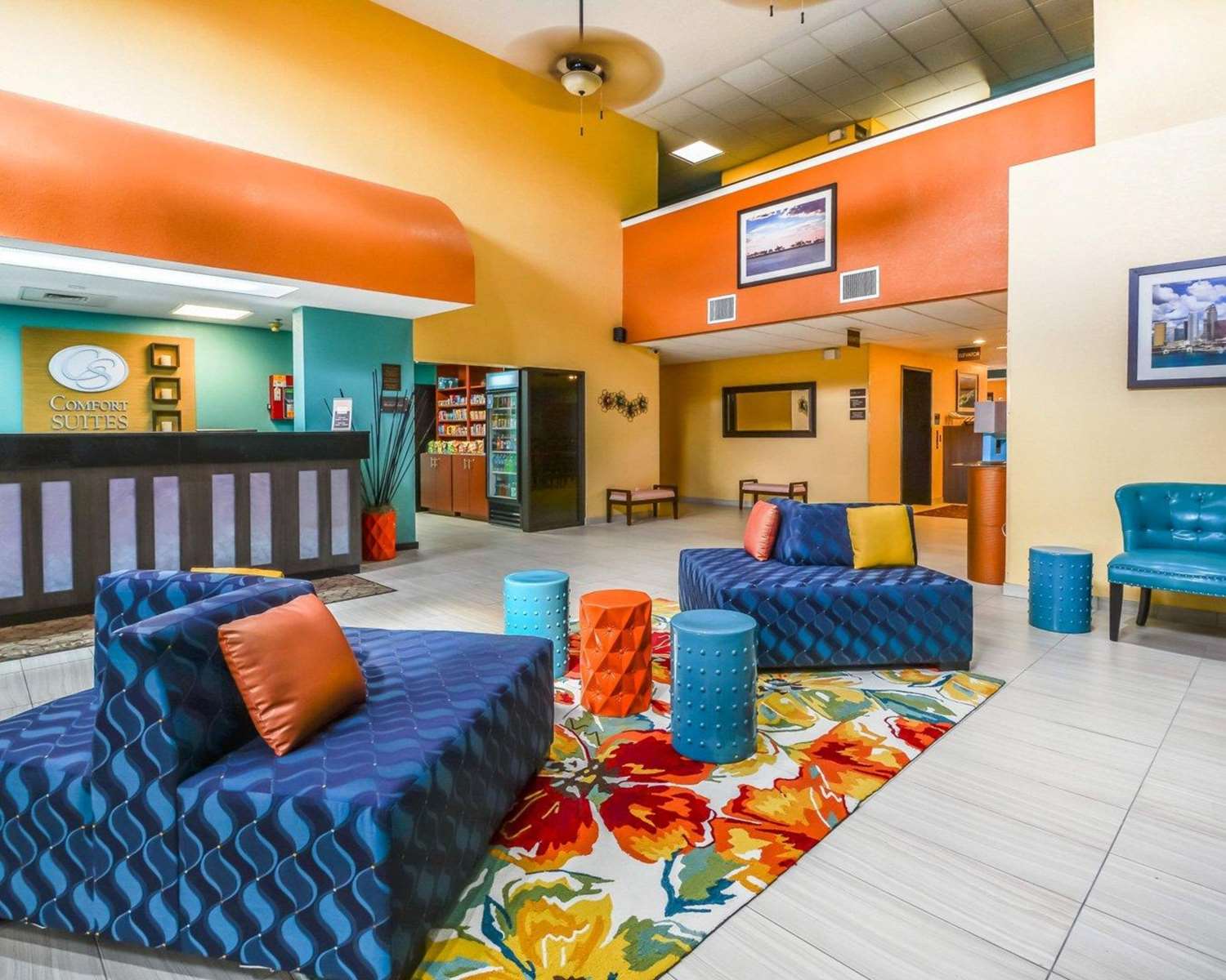 Фото Comfort Suites Tampa - Brandon