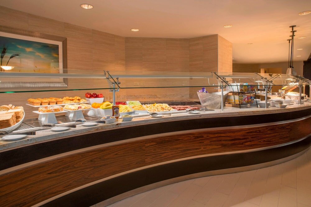 Фото Marriott Tulsa Hotel Southern Hills