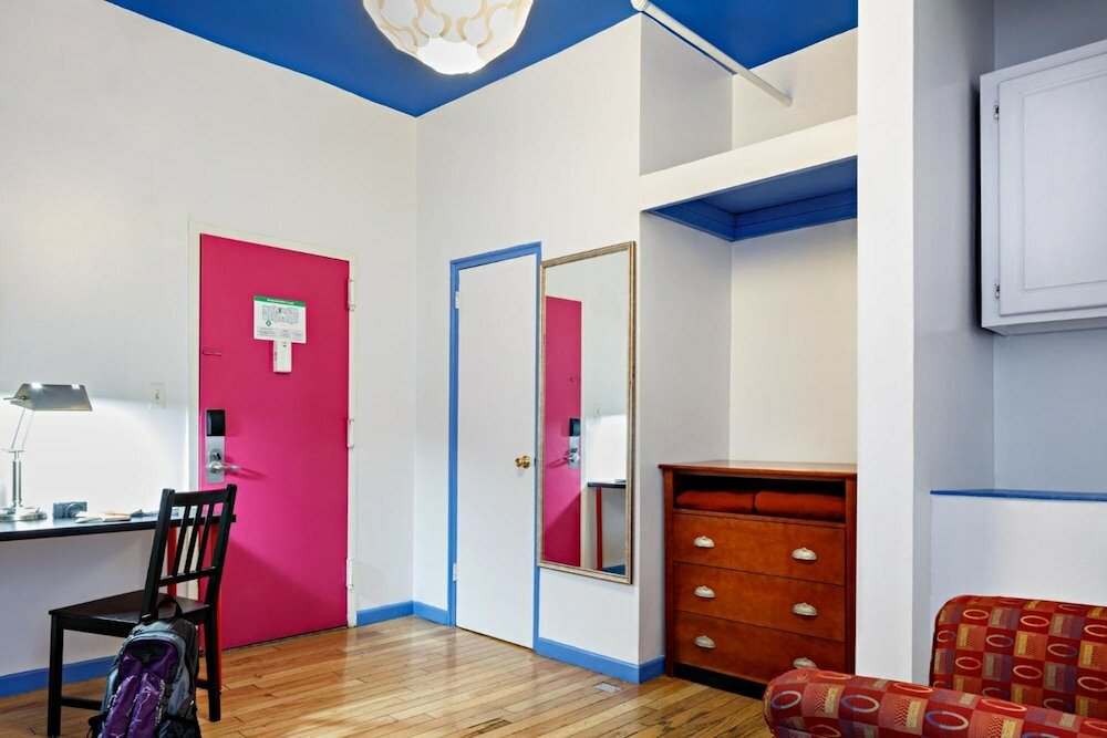 Фото Central Park West Hostel