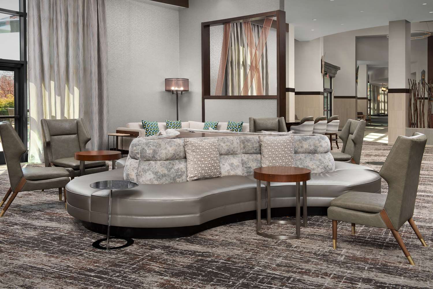 Фото Embassy Suites Springfield