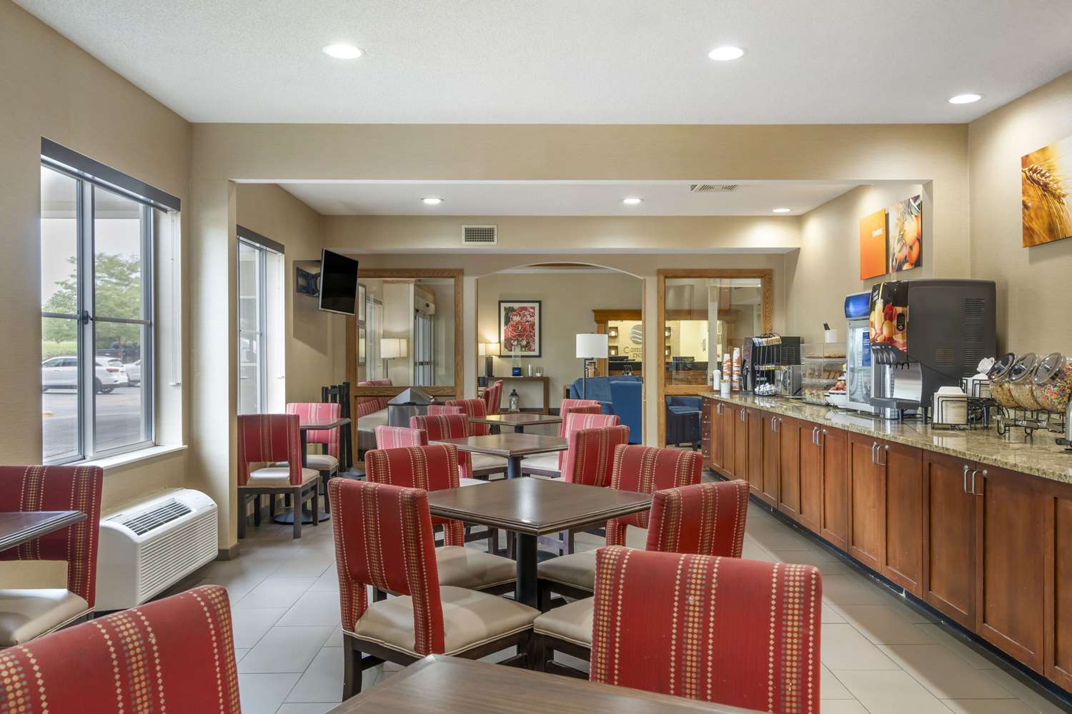 Фото Comfort Inn North/Polaris