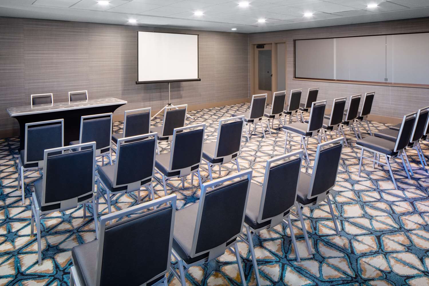 Фото DoubleTree by Hilton Ann Arbor North