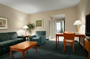Гостиница Embassy Suites by Hilton Lexington/UK Coldstream