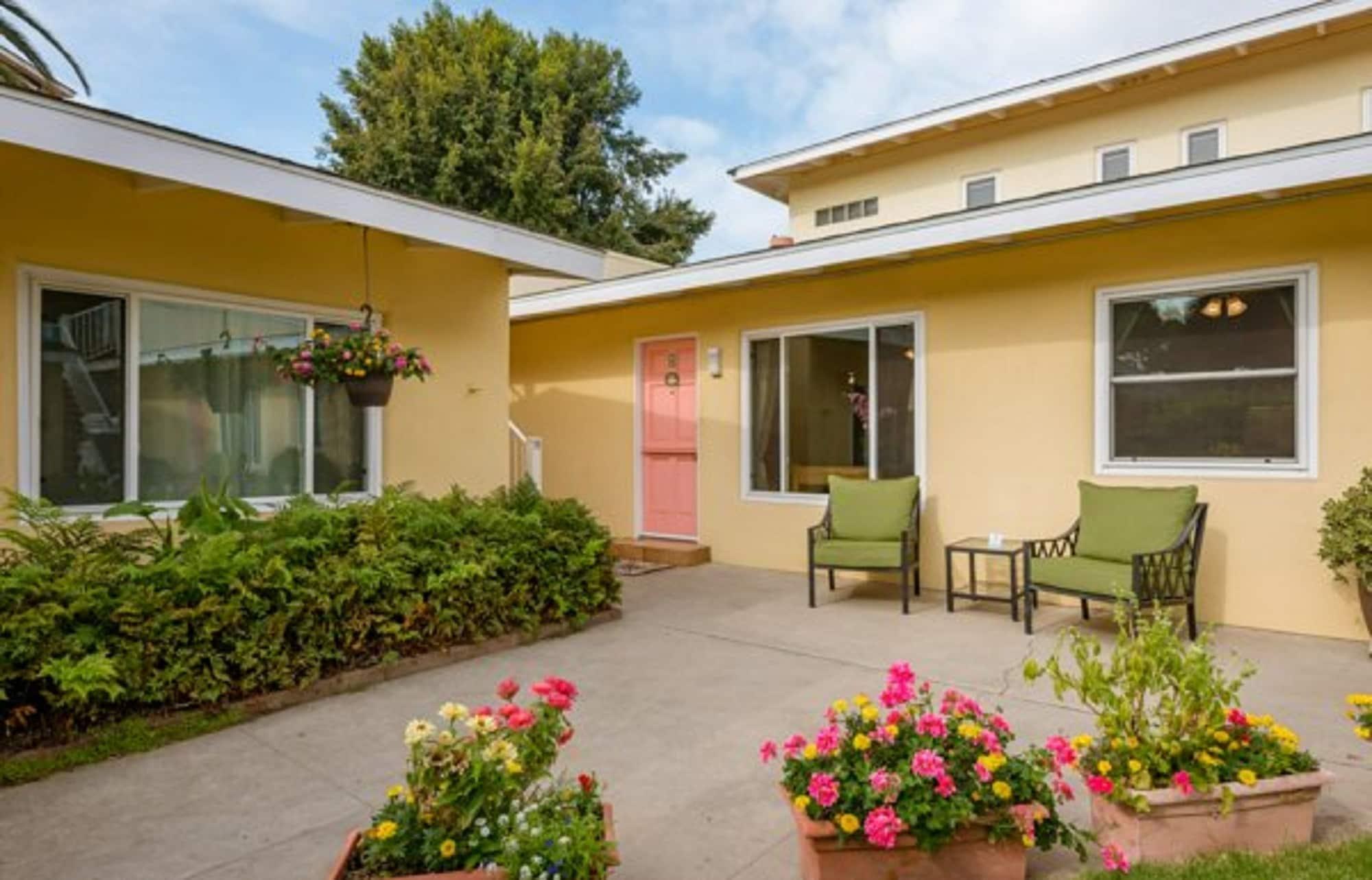 Фото Beach House Inn