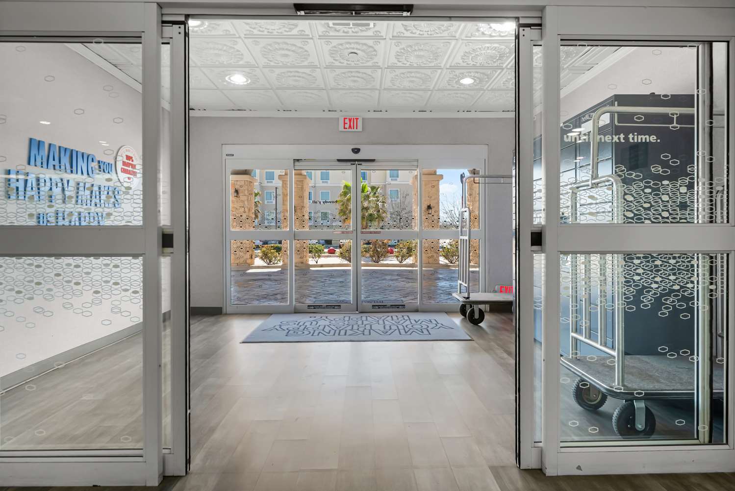 Фото Hampton Inn Seguin