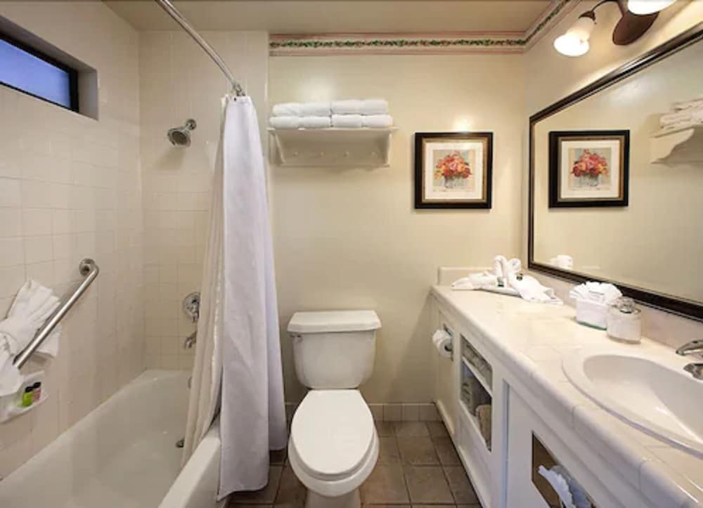 Фото Cottage Inn by The Sea