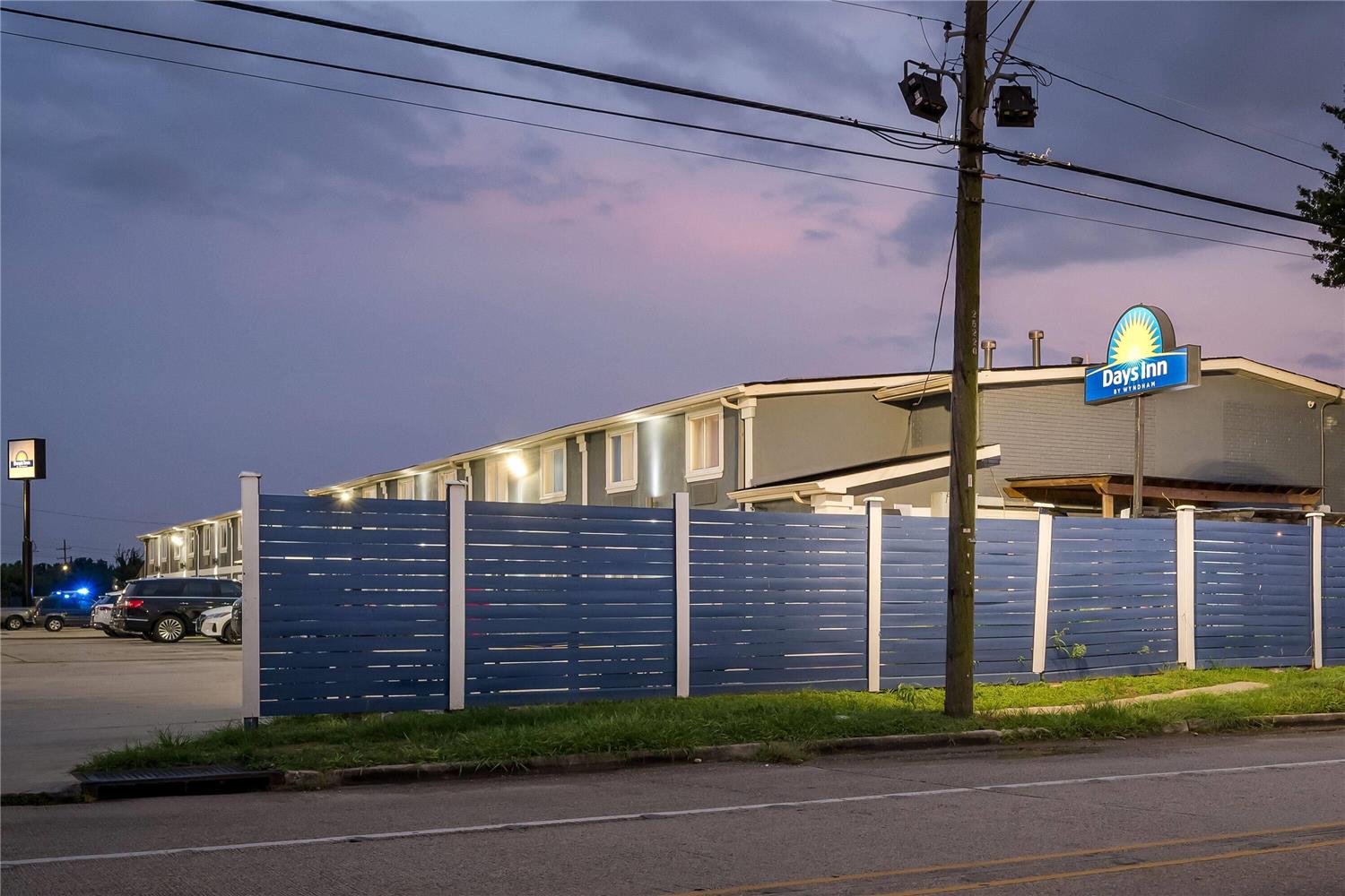 Фото Days Inn by Wyndham New Orleans Pontchartrain