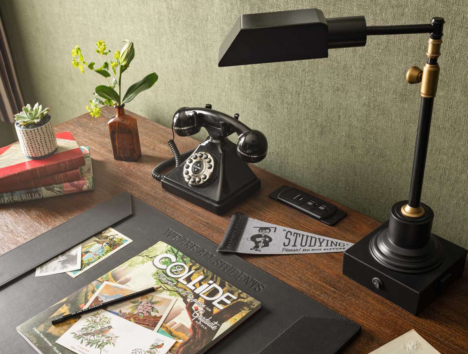 Фото Graduate Storrs