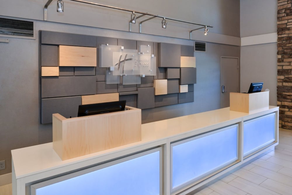 Фото Holiday Inn Express Walnut Creek, an Ihg Hotel