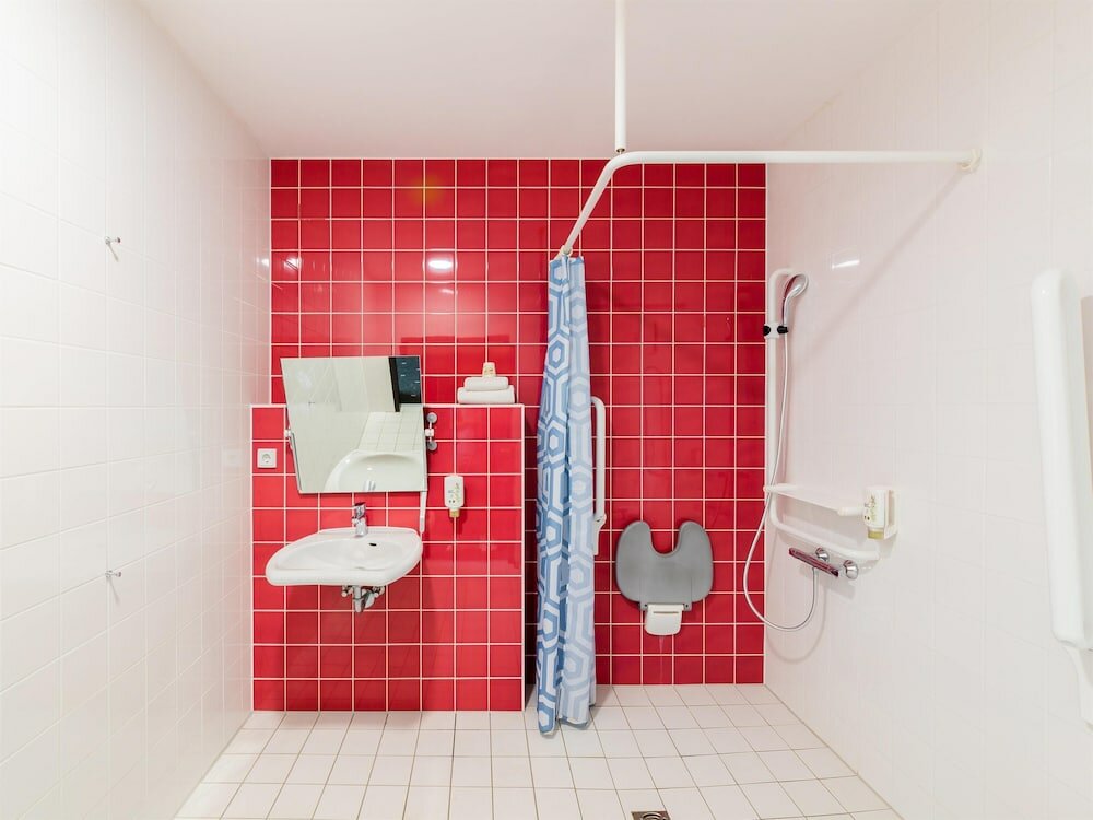 Фото B&b Hotel Düsseldorf-Airport