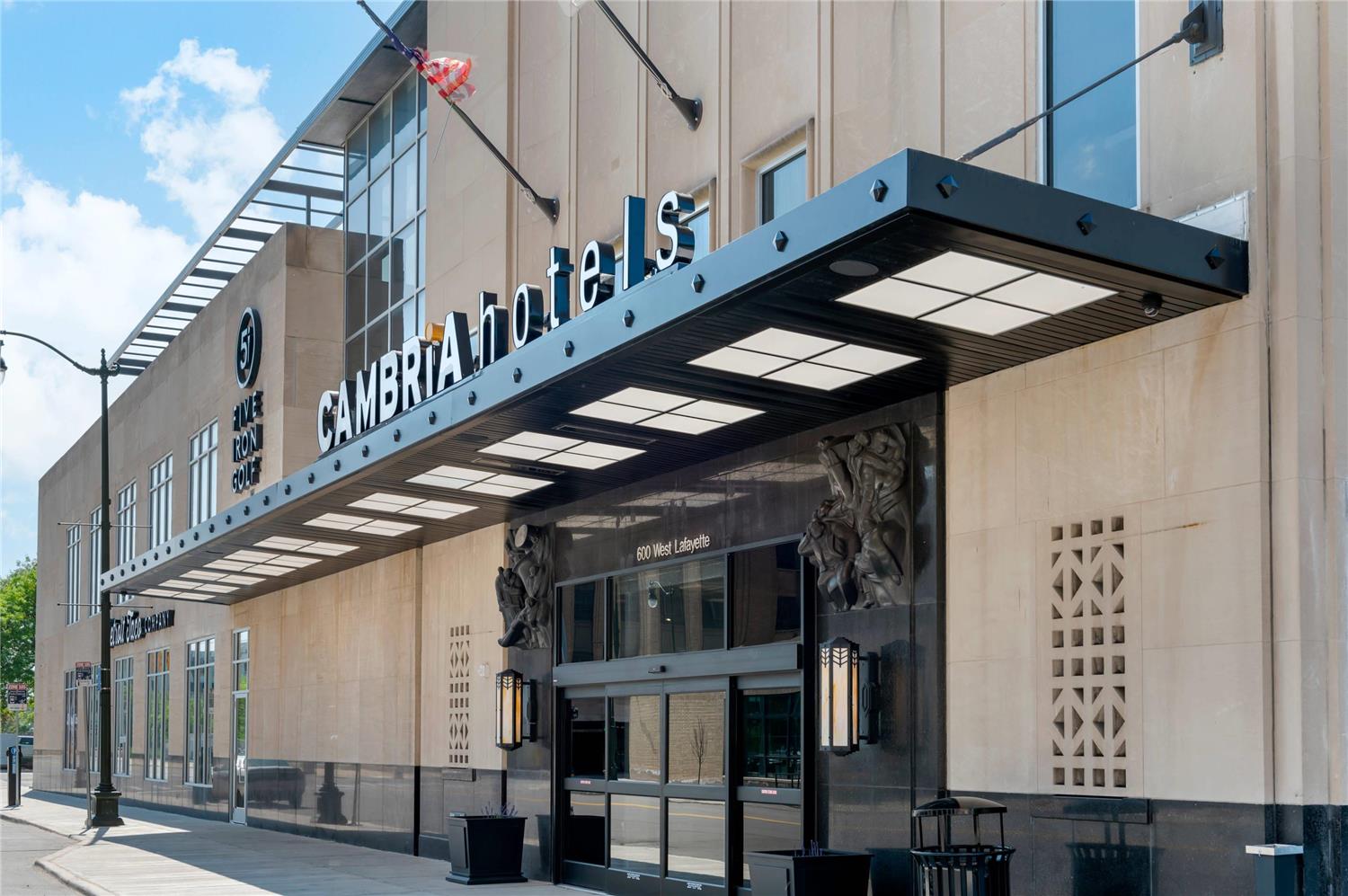 Фото Cambria Hotel Detroit Downtown