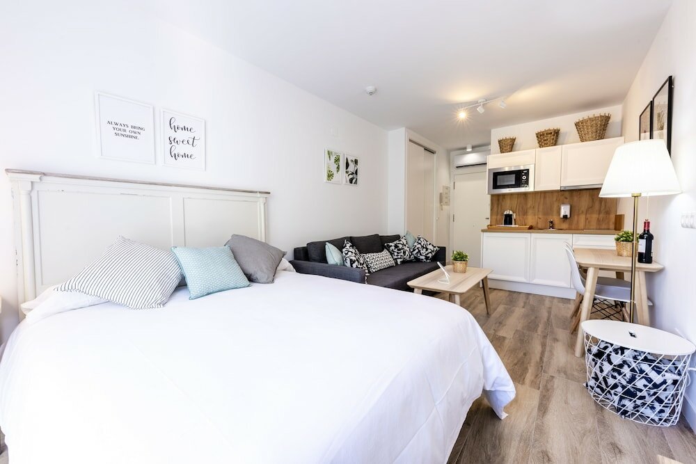 Фото Apartamentos Toboso Plaza