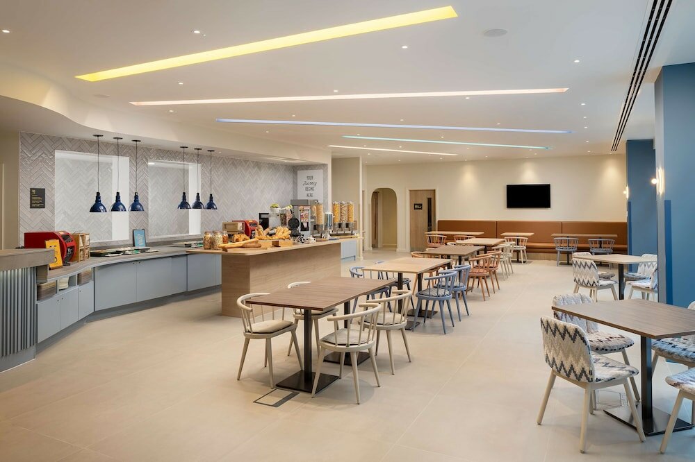 Фото Hampton by Hilton Rochdale