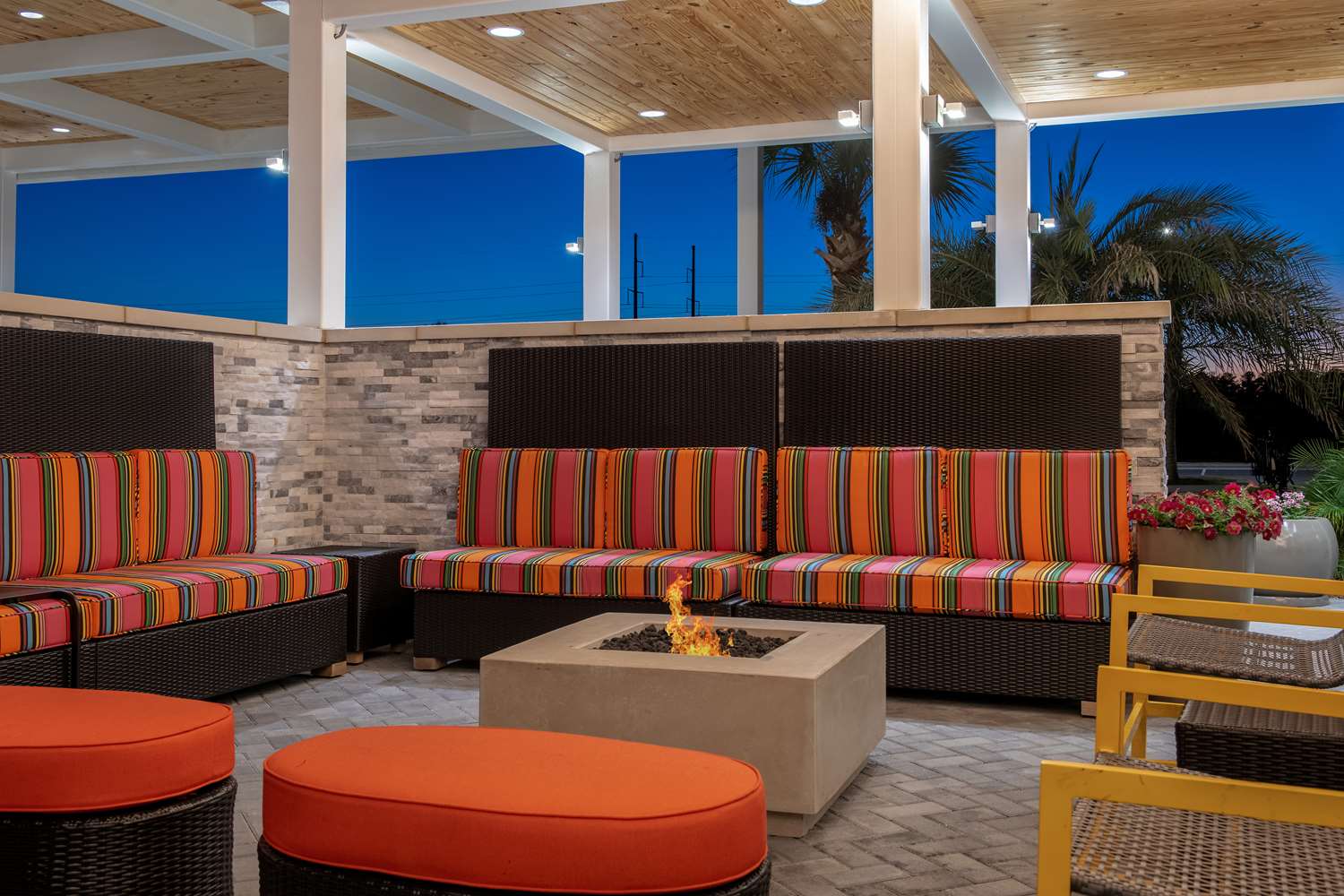 Фото Home2 Suites by Hilton Savannah I95 North