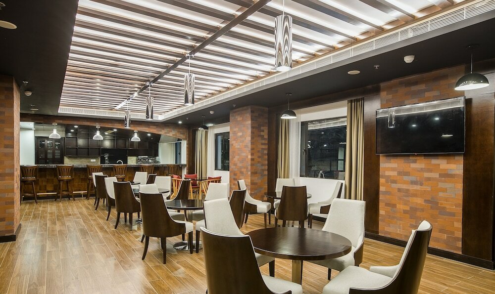 Фото Grand Sylhet Hotel & Resort