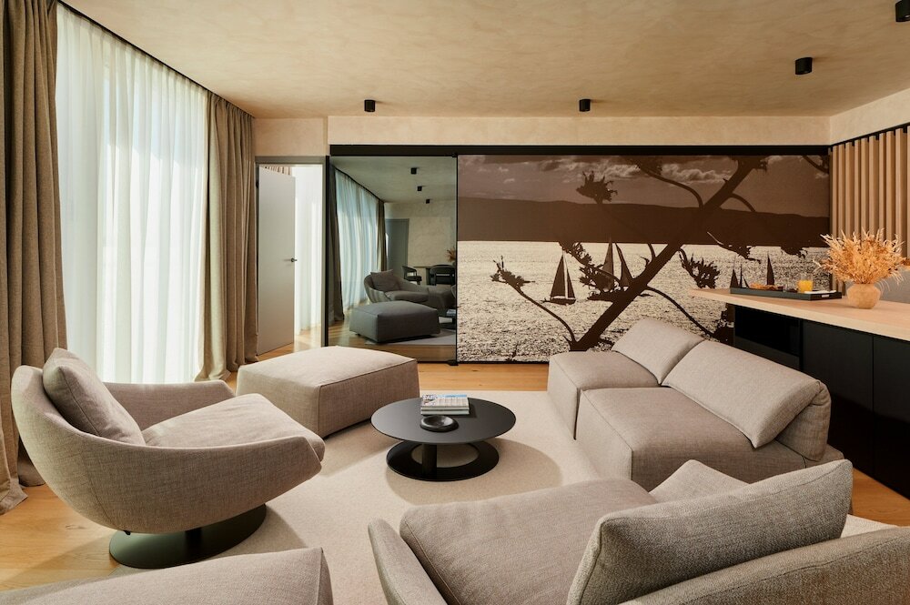 Фото Hotel Ambasador
