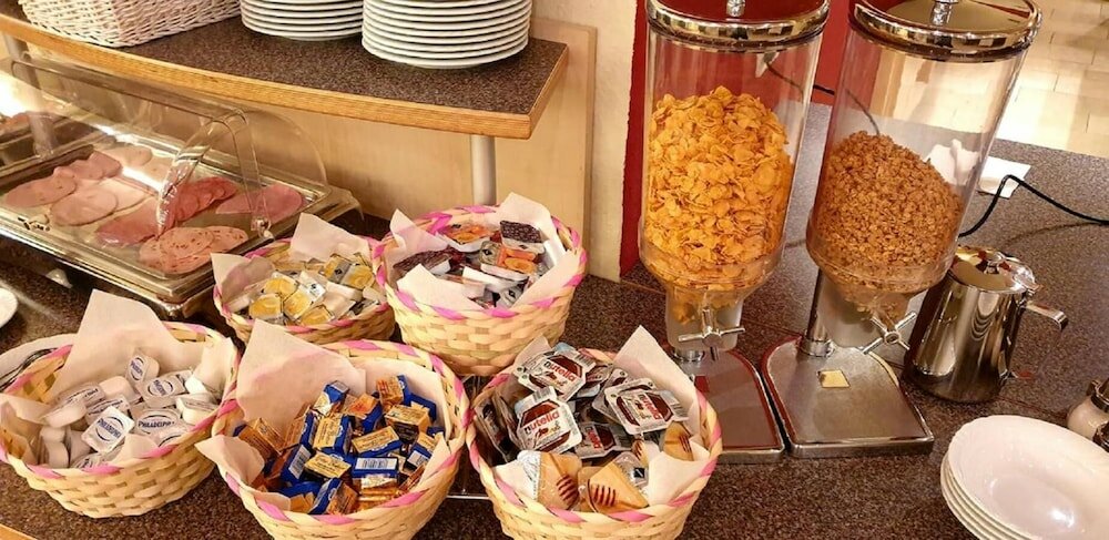 Фото Lilton Hotel Zuffenhausen