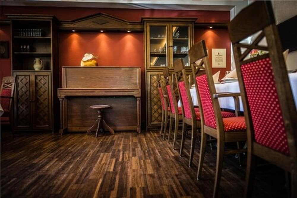 Фото Hotel Rheinischer Hof