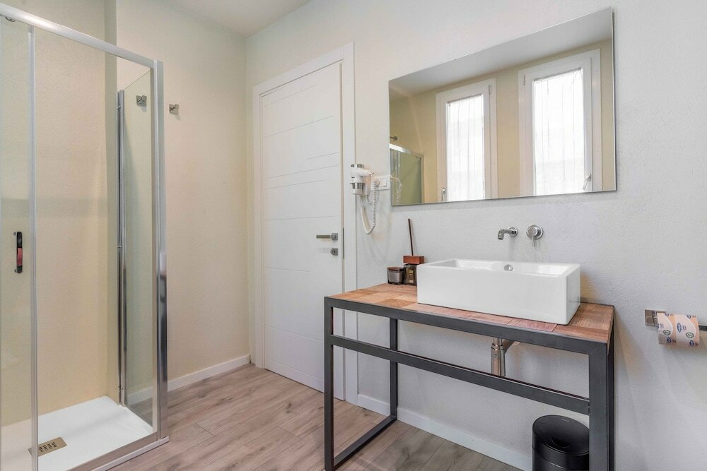 Фото Meneghina Suites Foresteria Lombarda