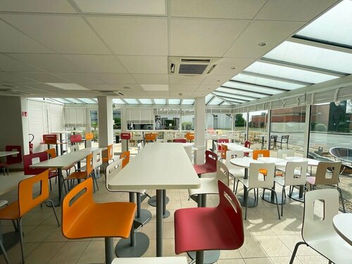 Гостиница Campanile Roissy - Saint Witz в Санлях