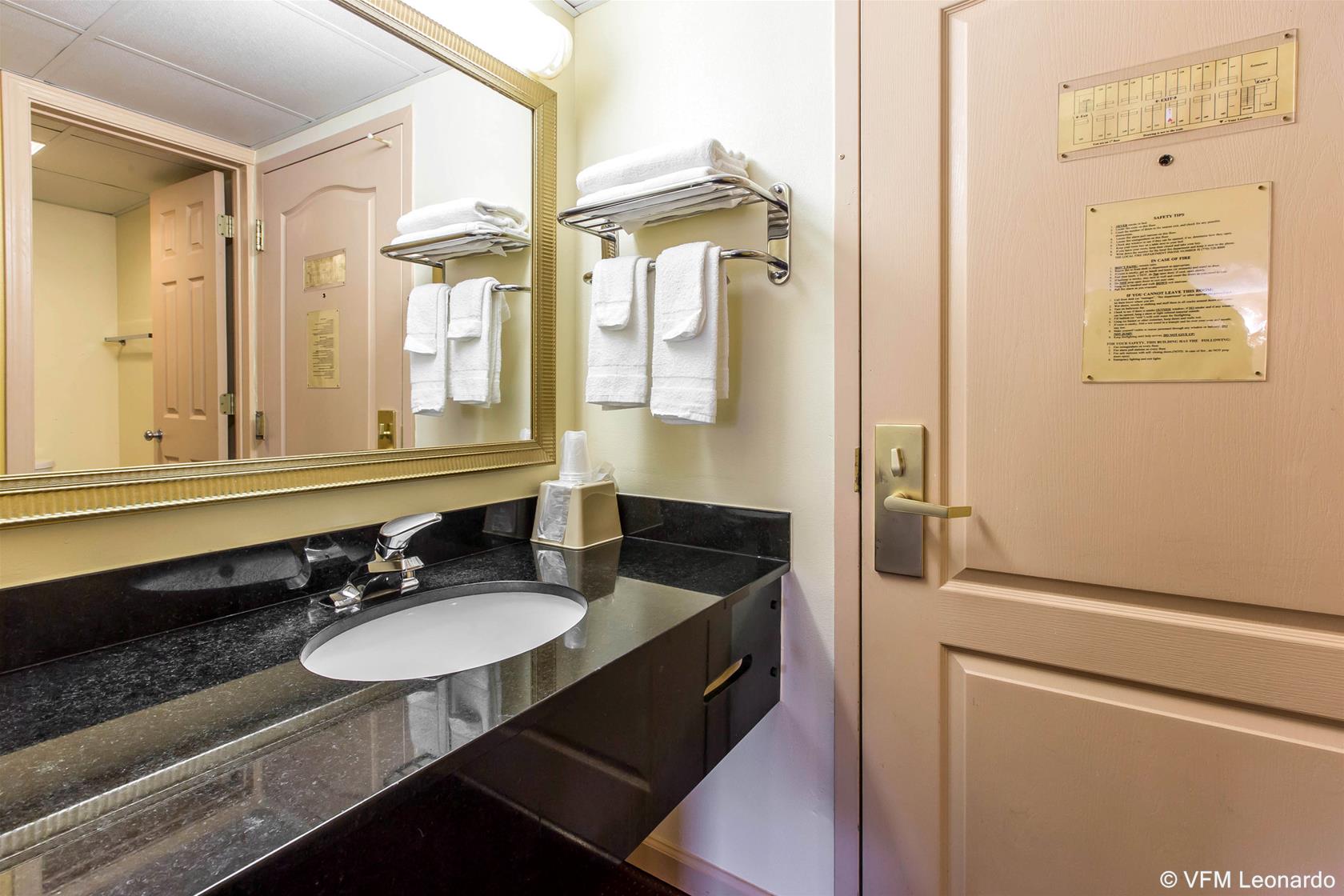 Фото Econo Lodge At Six Flags