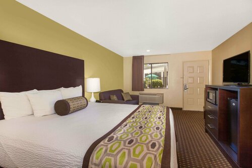 Гостиница Days Inn by Wyndham San Jose Airport в Сан-Хосе